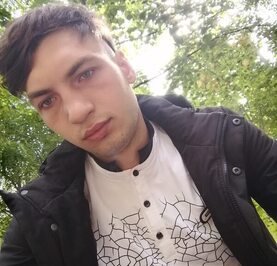 Артём